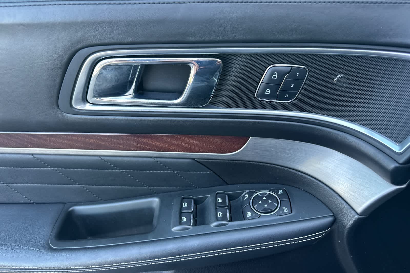 Thumbnail: 2017 Ford Explorer - 12