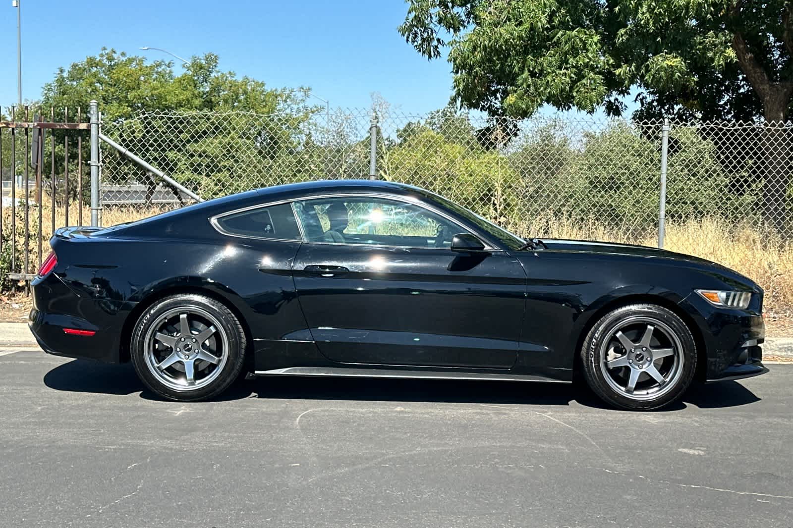 Thumbnail: 2015 Ford Mustang - 8