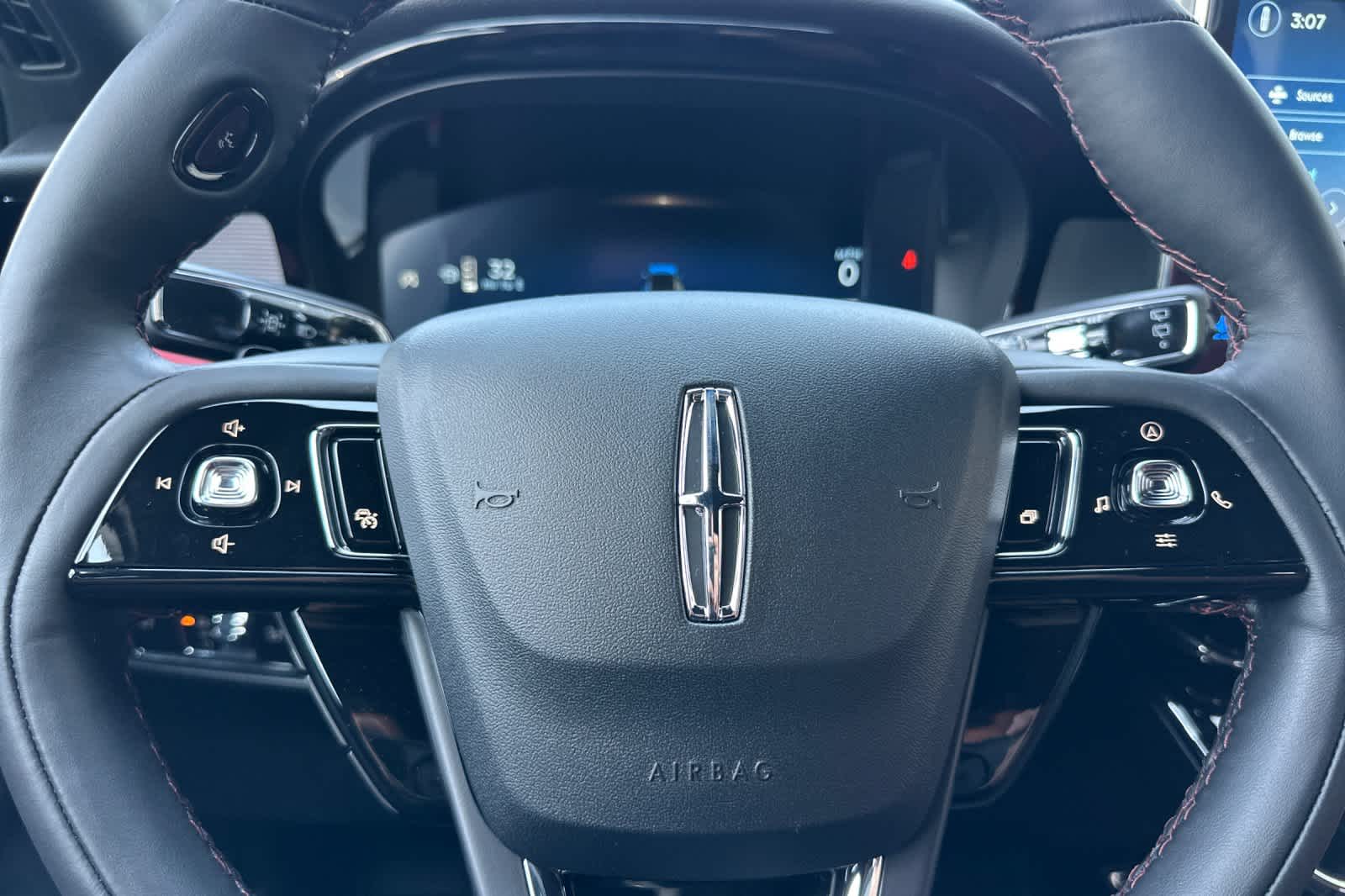 Thumbnail: 2025 Lincoln Corsair - 25