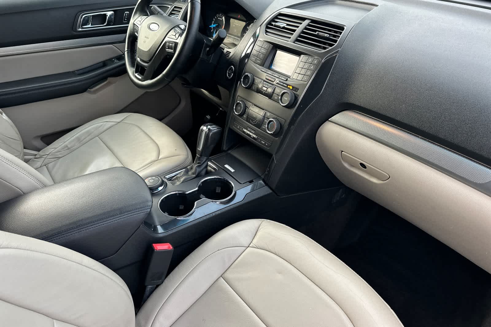 Thumbnail: 2018 Ford Explorer - 17