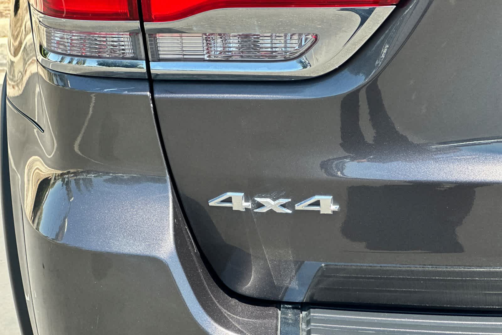 Thumbnail: 2019 Jeep Grand Cherokee - 28