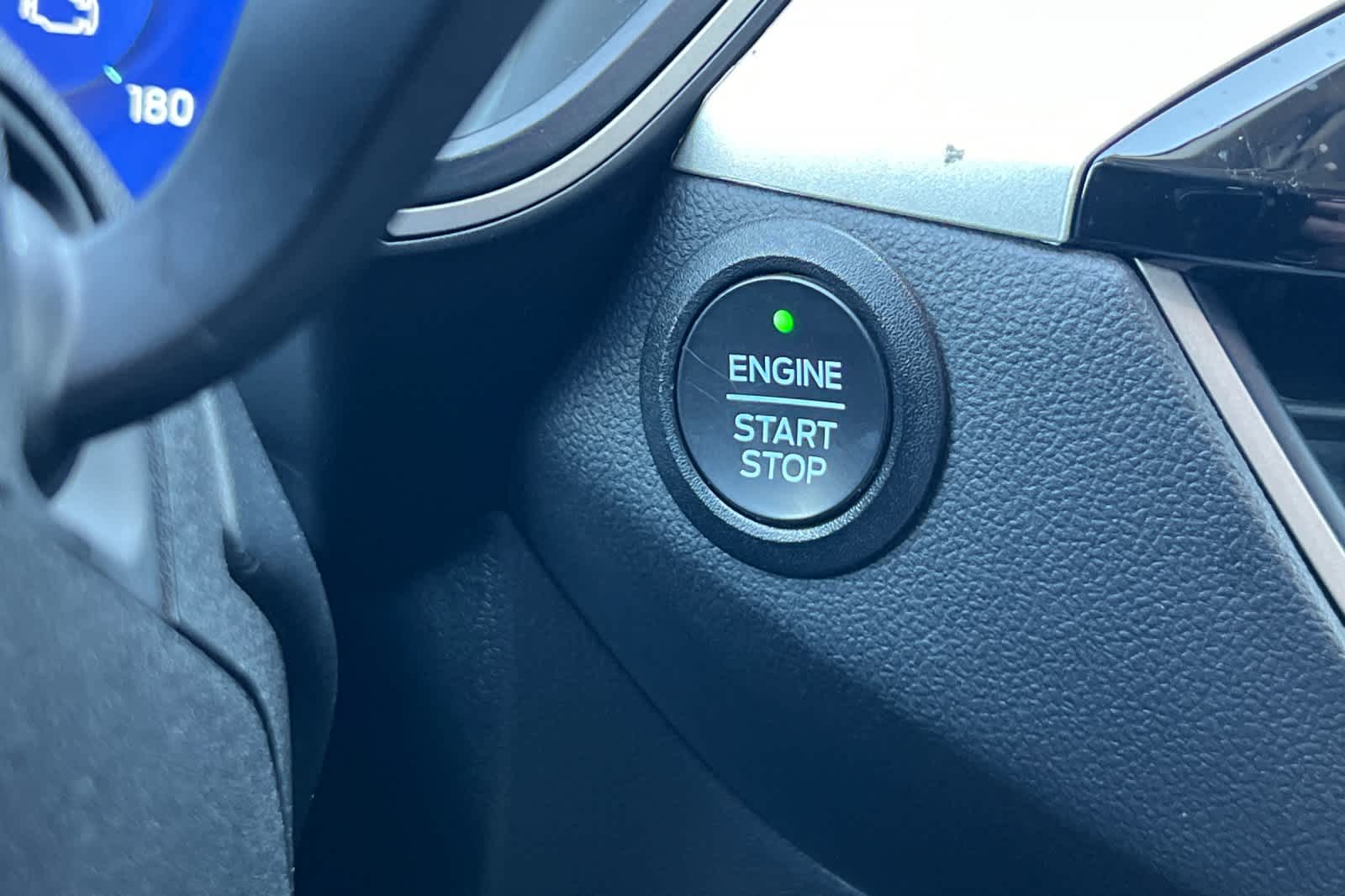 Thumbnail: 2022 Ford Escape - 23