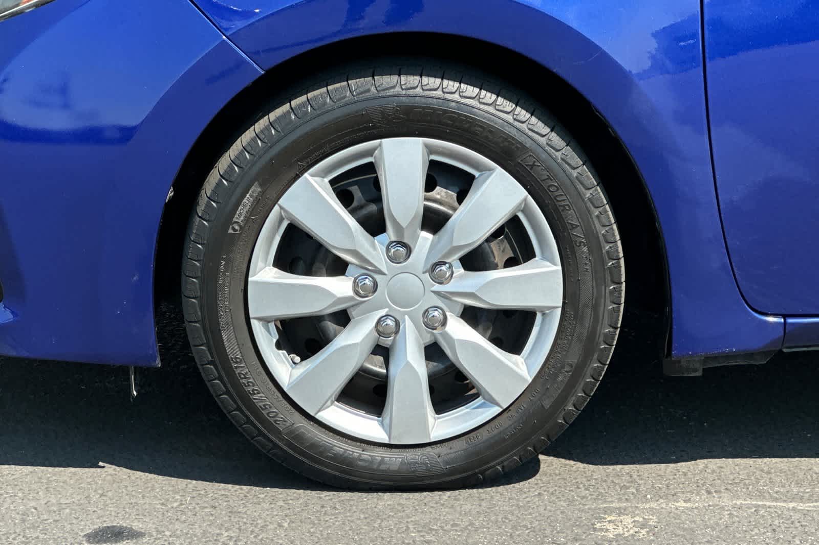 Thumbnail: 2015 Toyota Corolla - 24