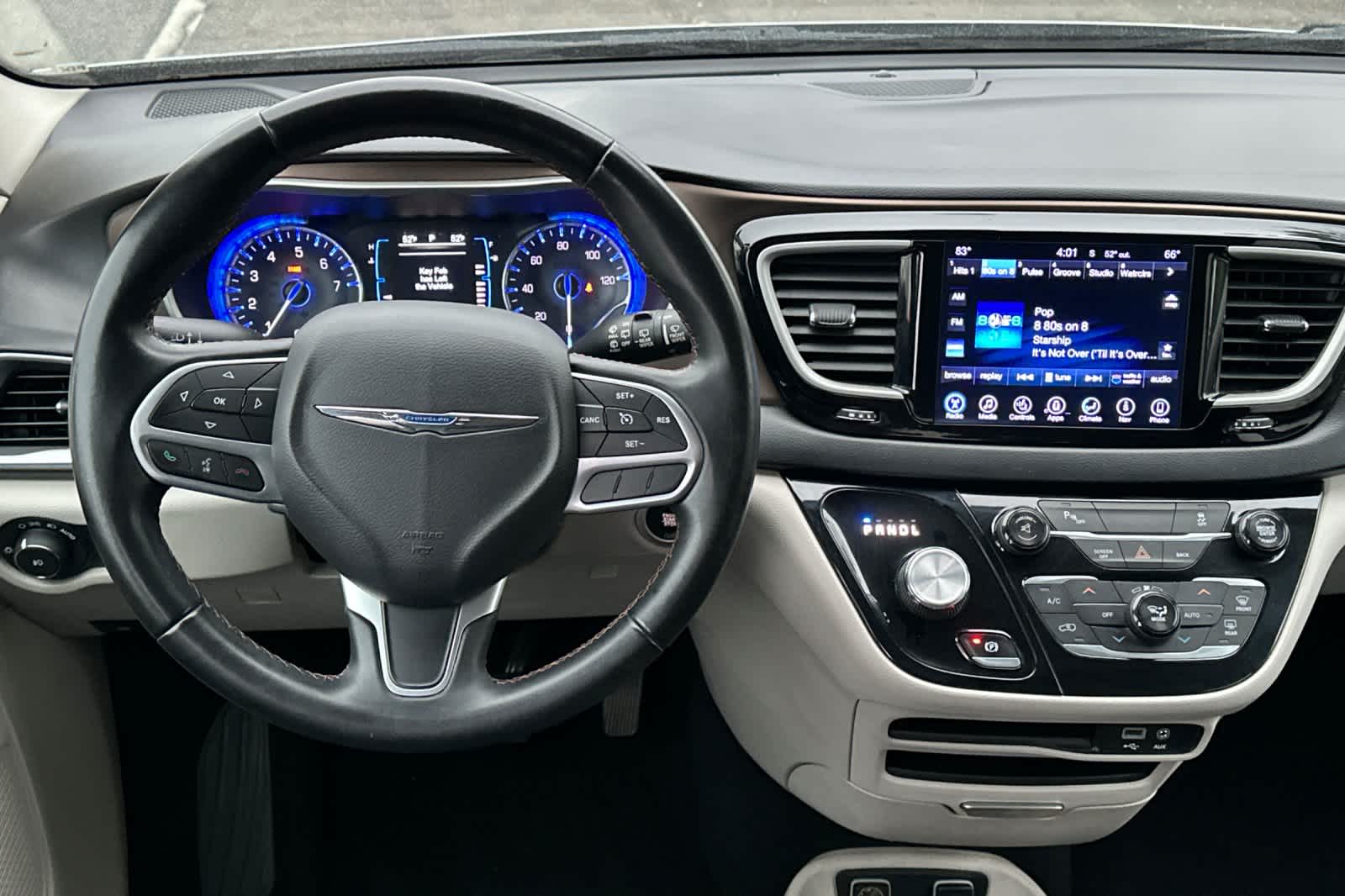 Thumbnail: 2017 Chrysler Pacifica - 14