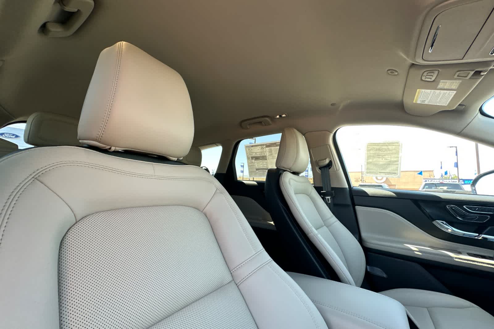 Thumbnail: 2025 Lincoln Corsair - 18