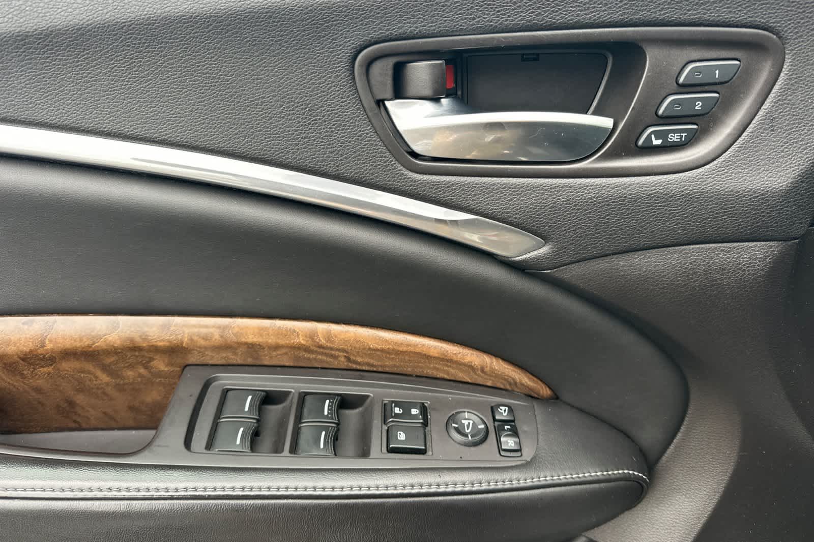 Thumbnail: 2017 Acura MDX - 12