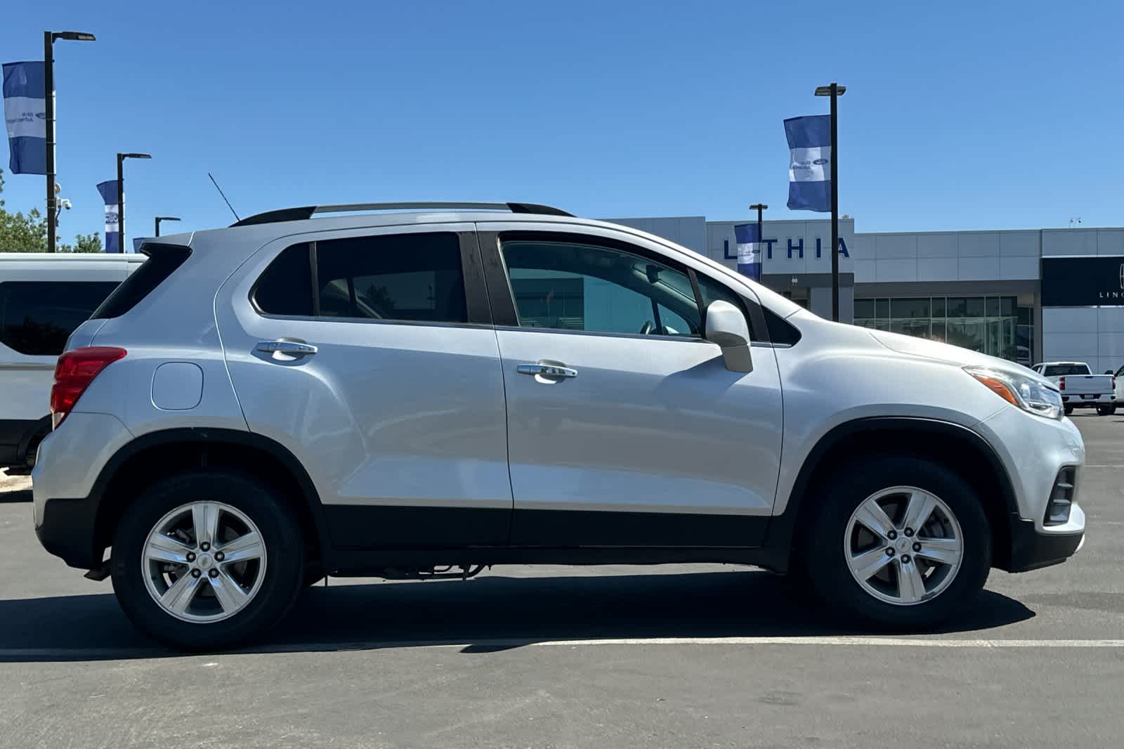 Thumbnail: 2018 Chevrolet Trax - 8