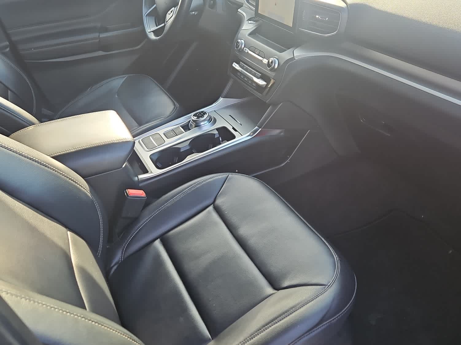 Thumbnail: 2020 Ford Explorer - 14