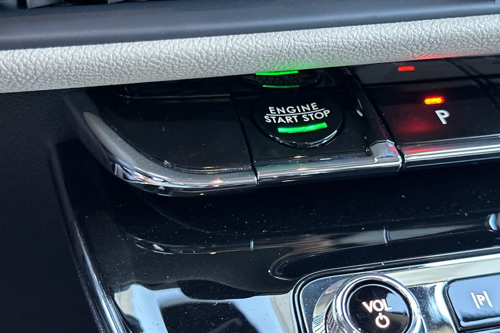 Thumbnail: 2025 Lincoln Corsair - 24