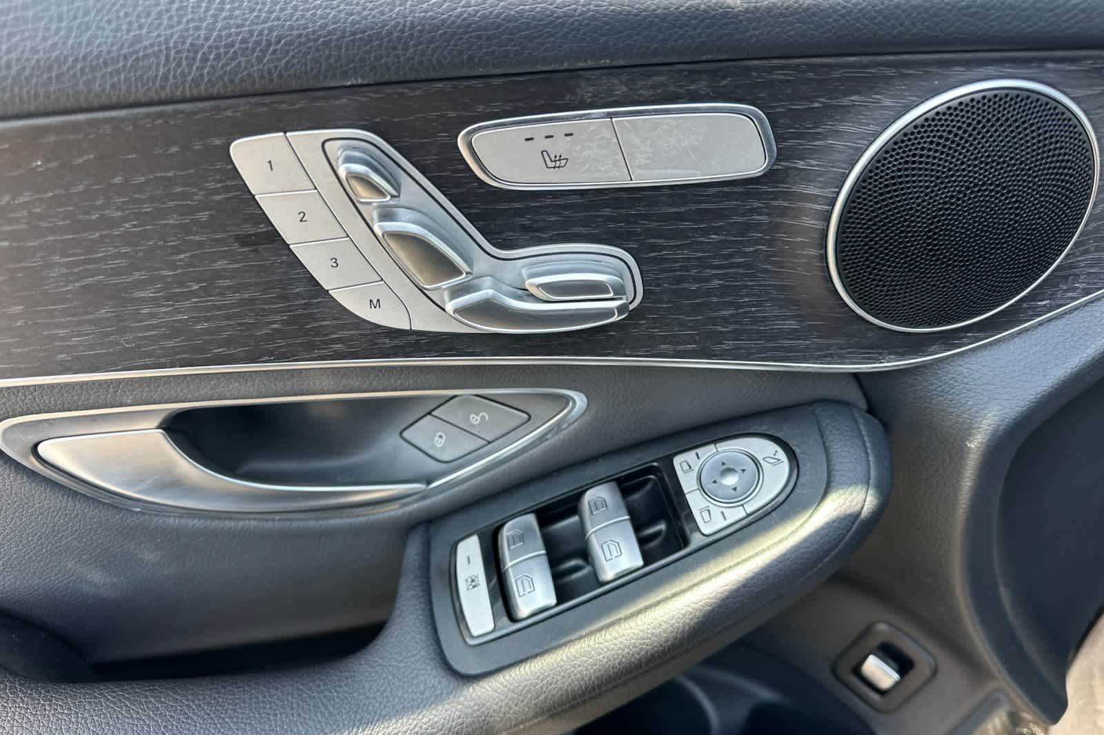 Thumbnail: 2022 Mercedes-Benz GLC - 13