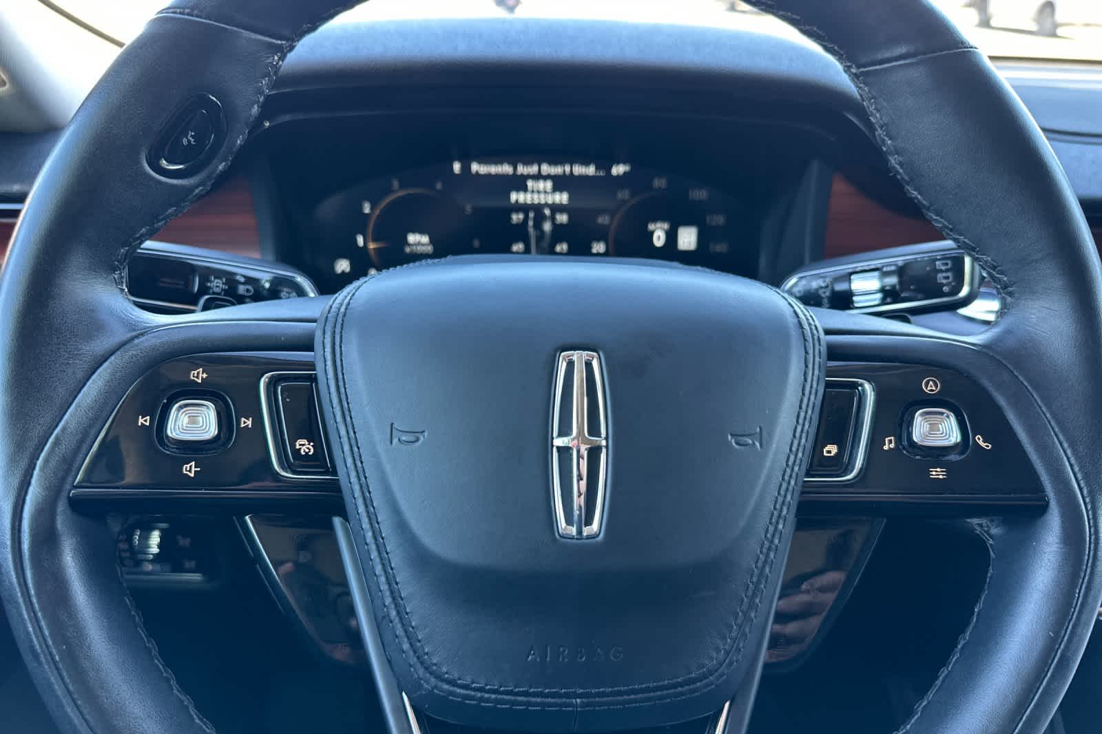 Thumbnail: 2023 Lincoln Aviator - 26