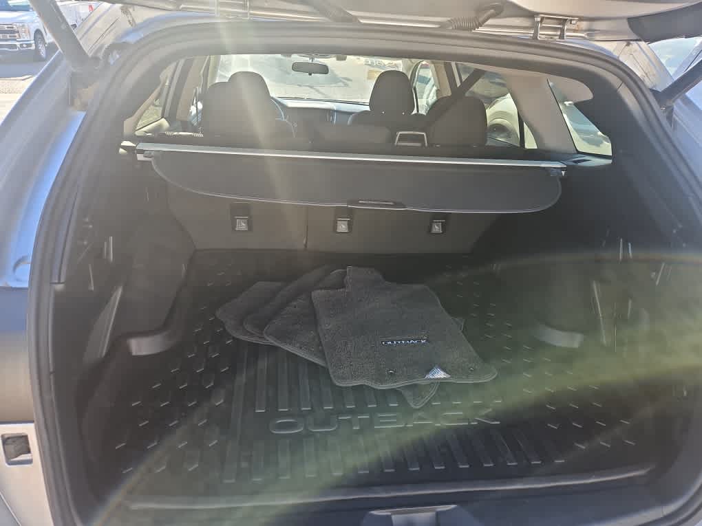 Thumbnail: 2022 Subaru Outback - 8