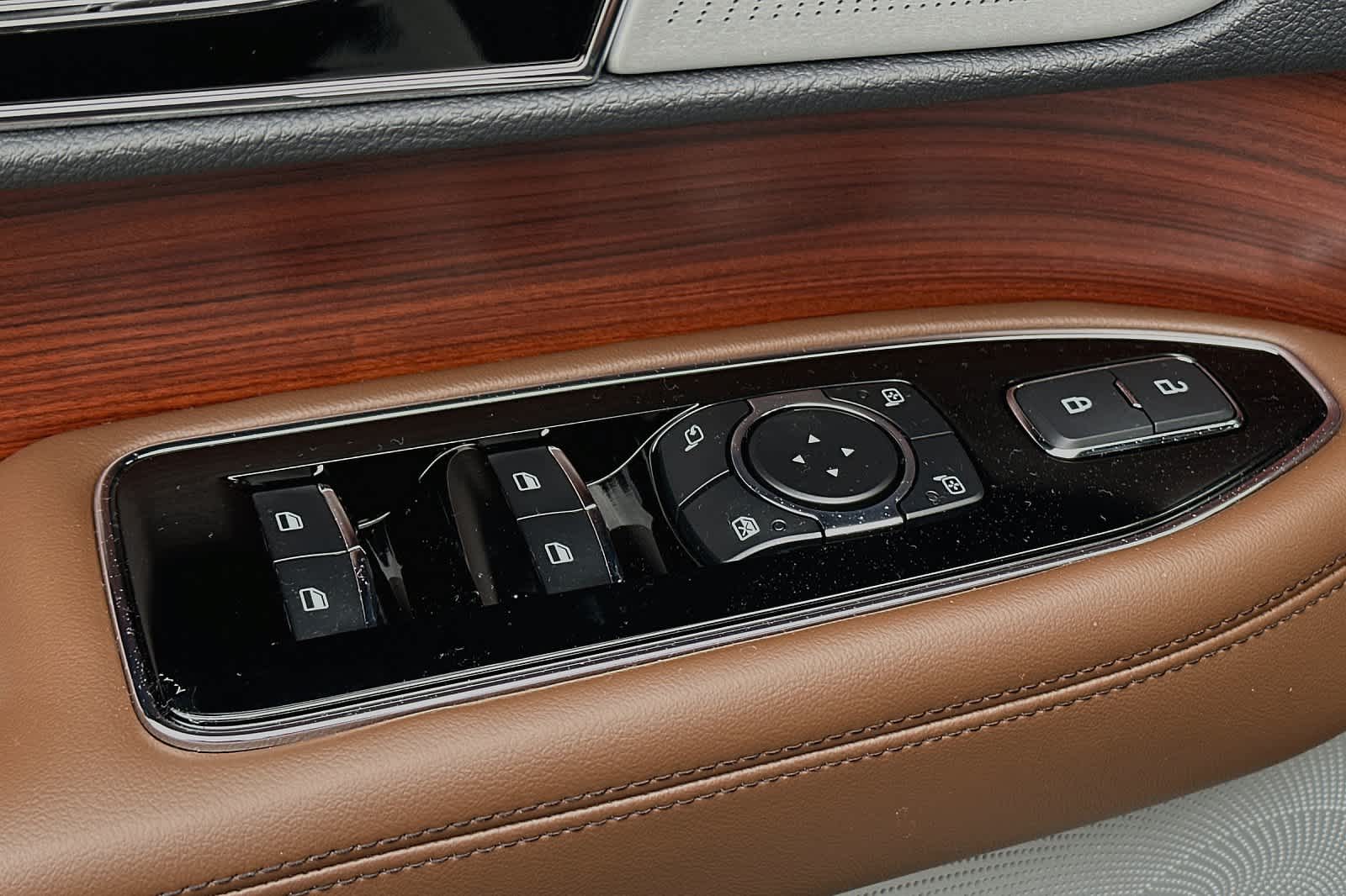 Thumbnail: 2024 Lincoln Navigator L - 14