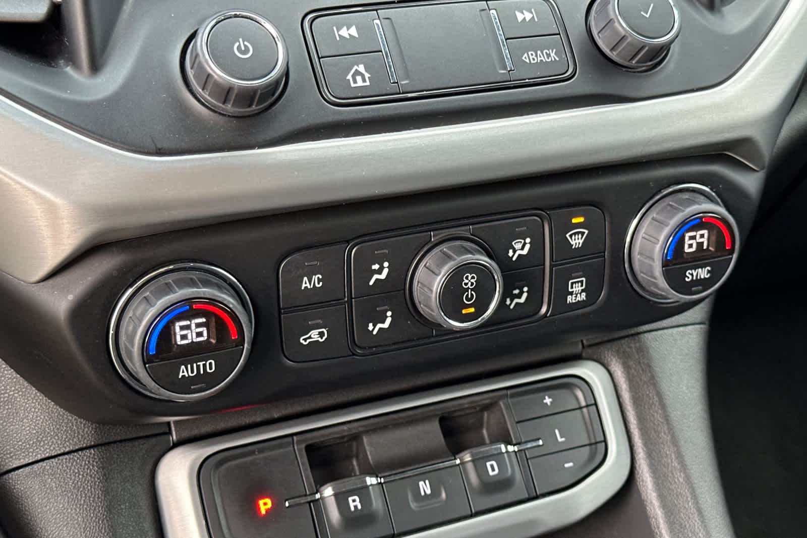 Thumbnail: 2023 GMC Acadia - 23