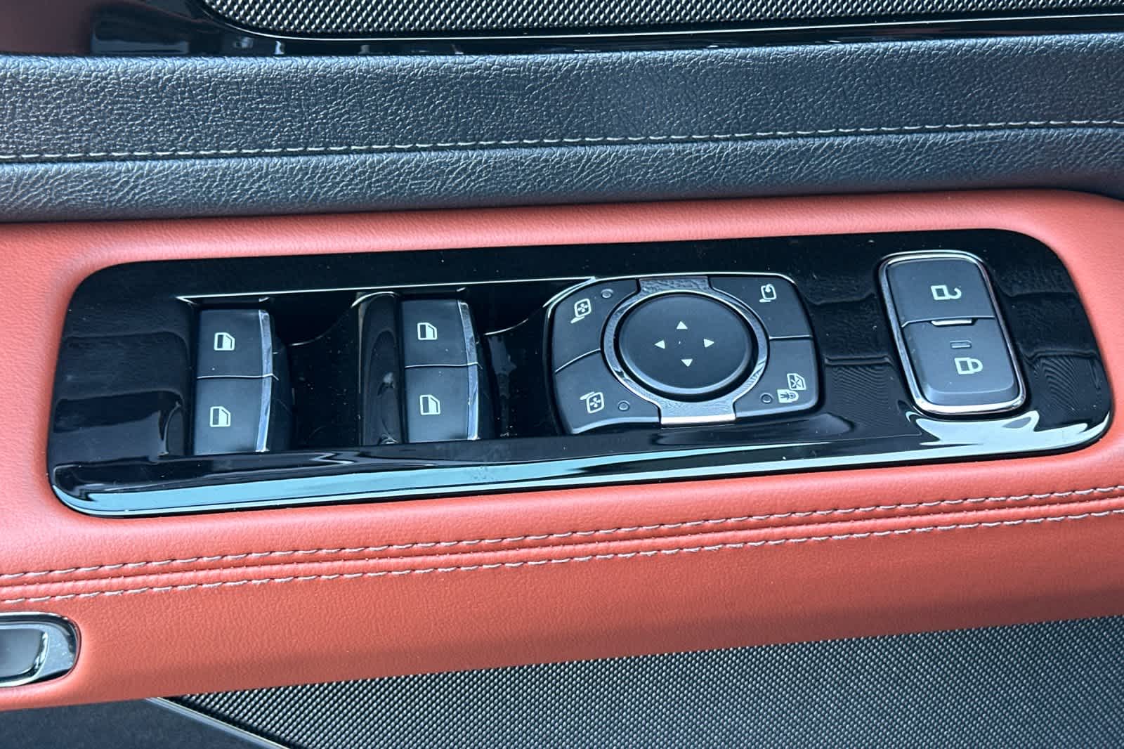 Thumbnail: 2025 Lincoln Aviator - 14