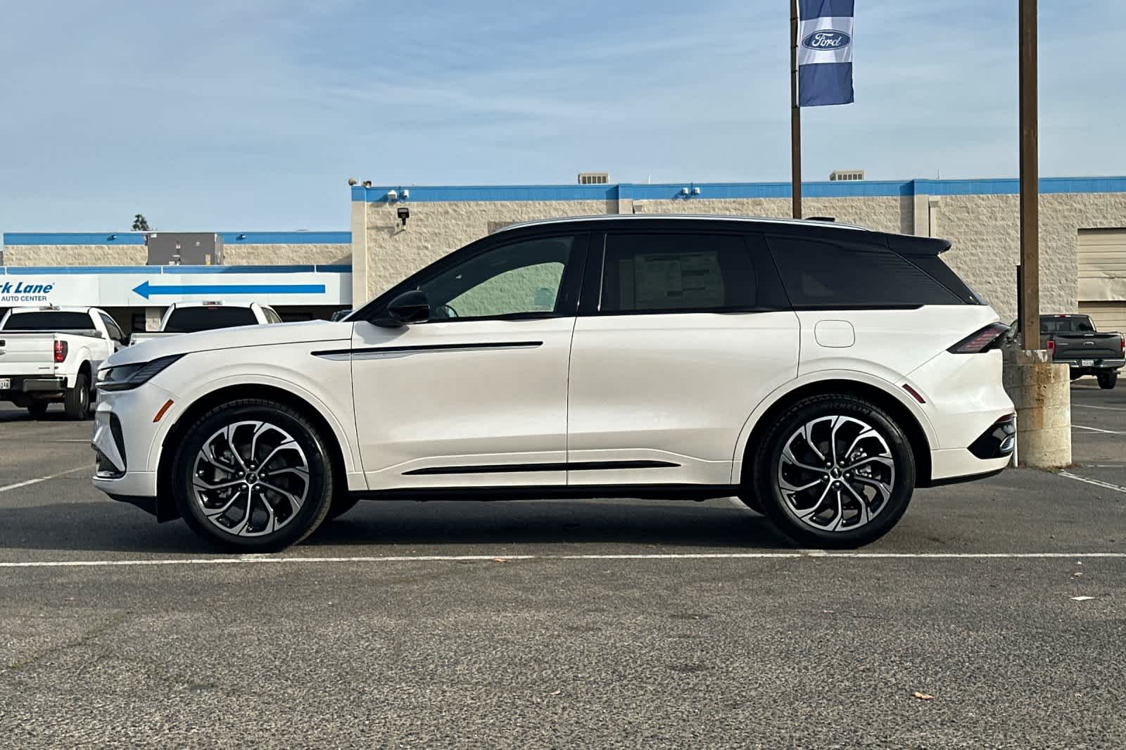 Thumbnail: 2026 Lincoln Nautilus - 5