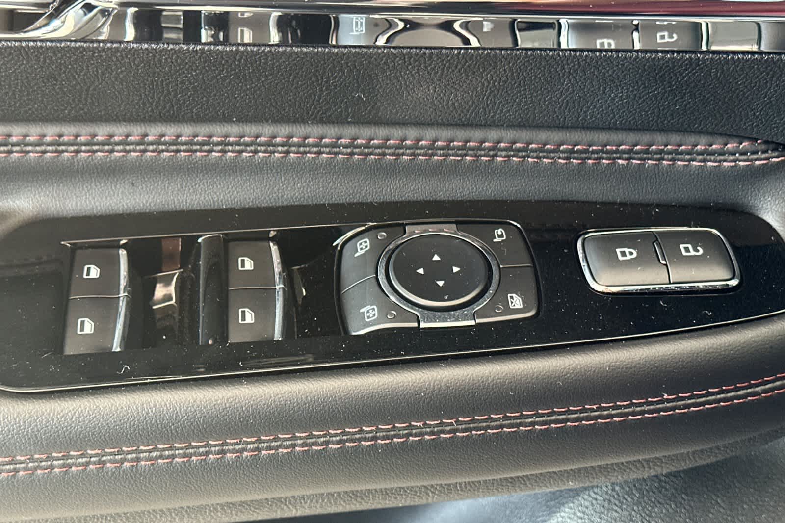 Thumbnail: 2025 Lincoln Corsair - 14