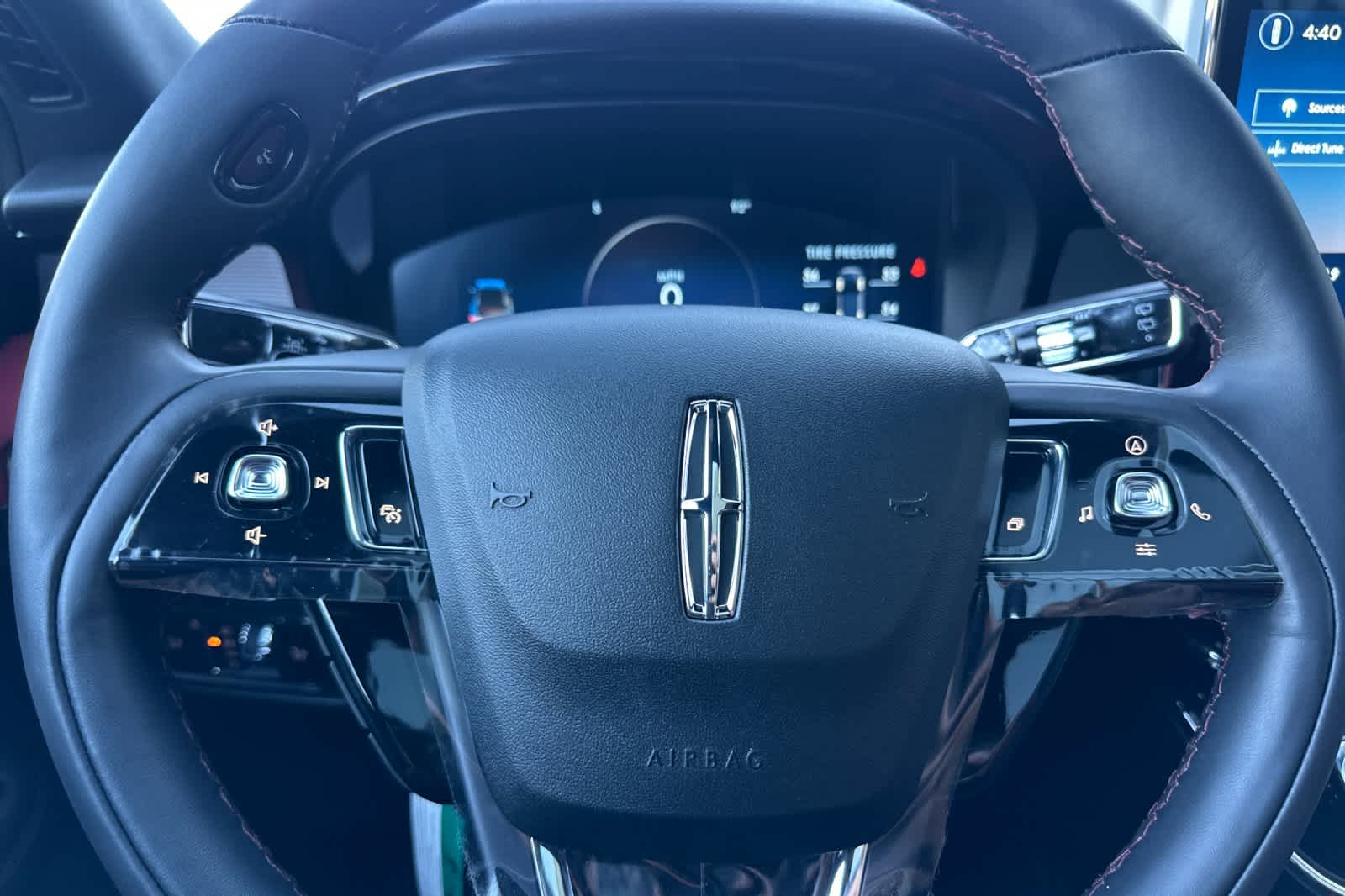 Thumbnail: 2025 Lincoln Corsair - 25