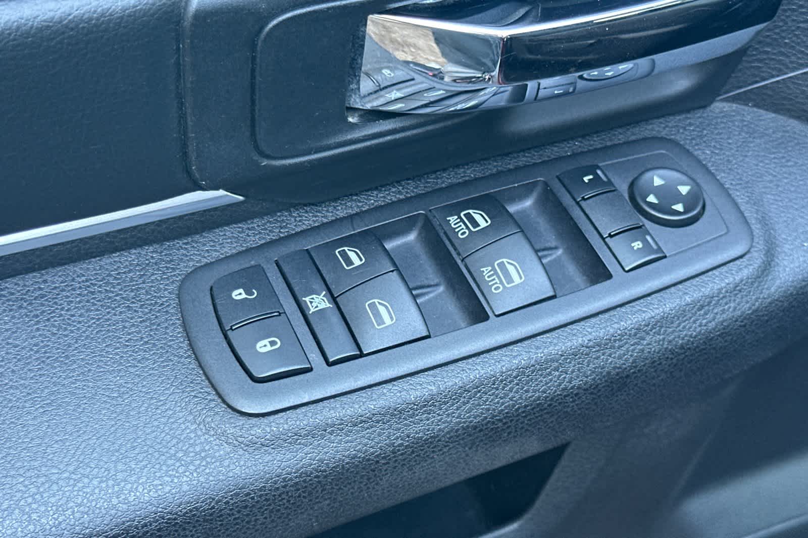 Thumbnail: 2024 RAM 1500 Classic - 13