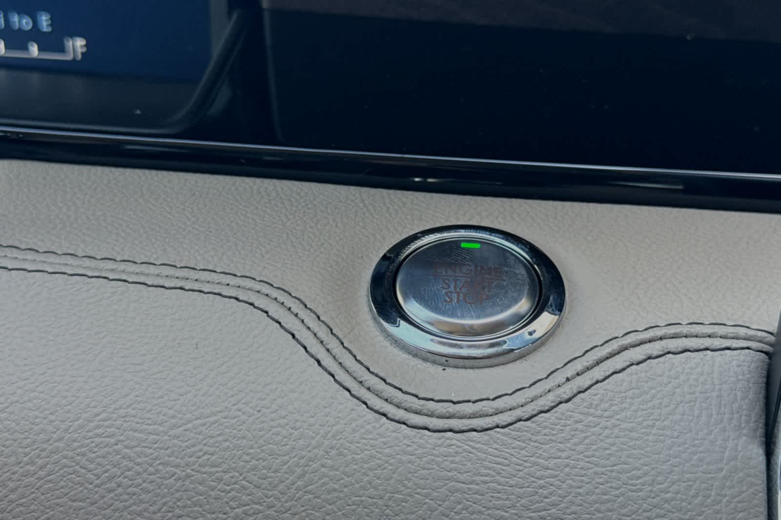 Thumbnail: 2024 Lincoln Navigator - 25