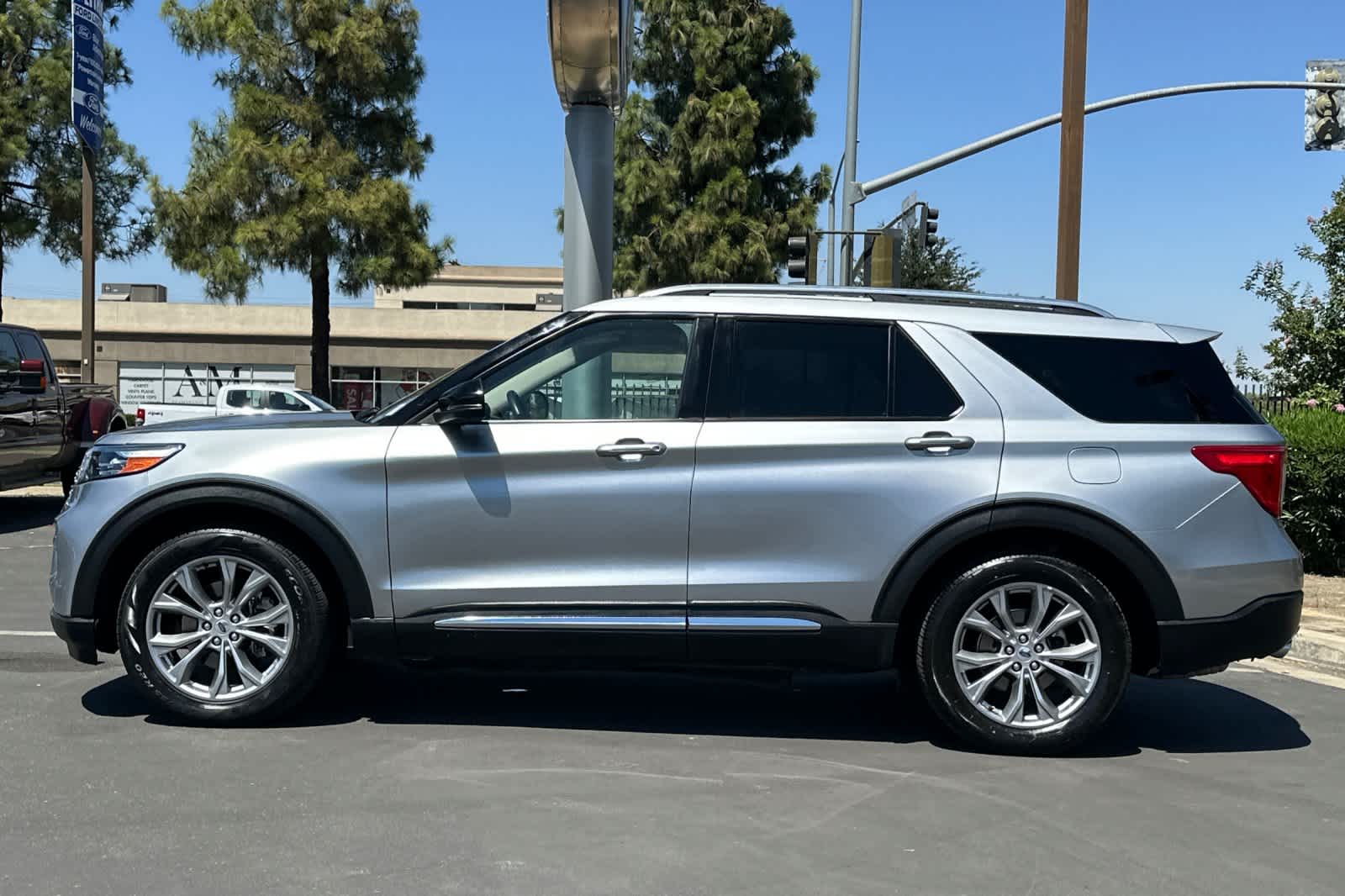 Thumbnail: 2023 Ford Explorer - 6