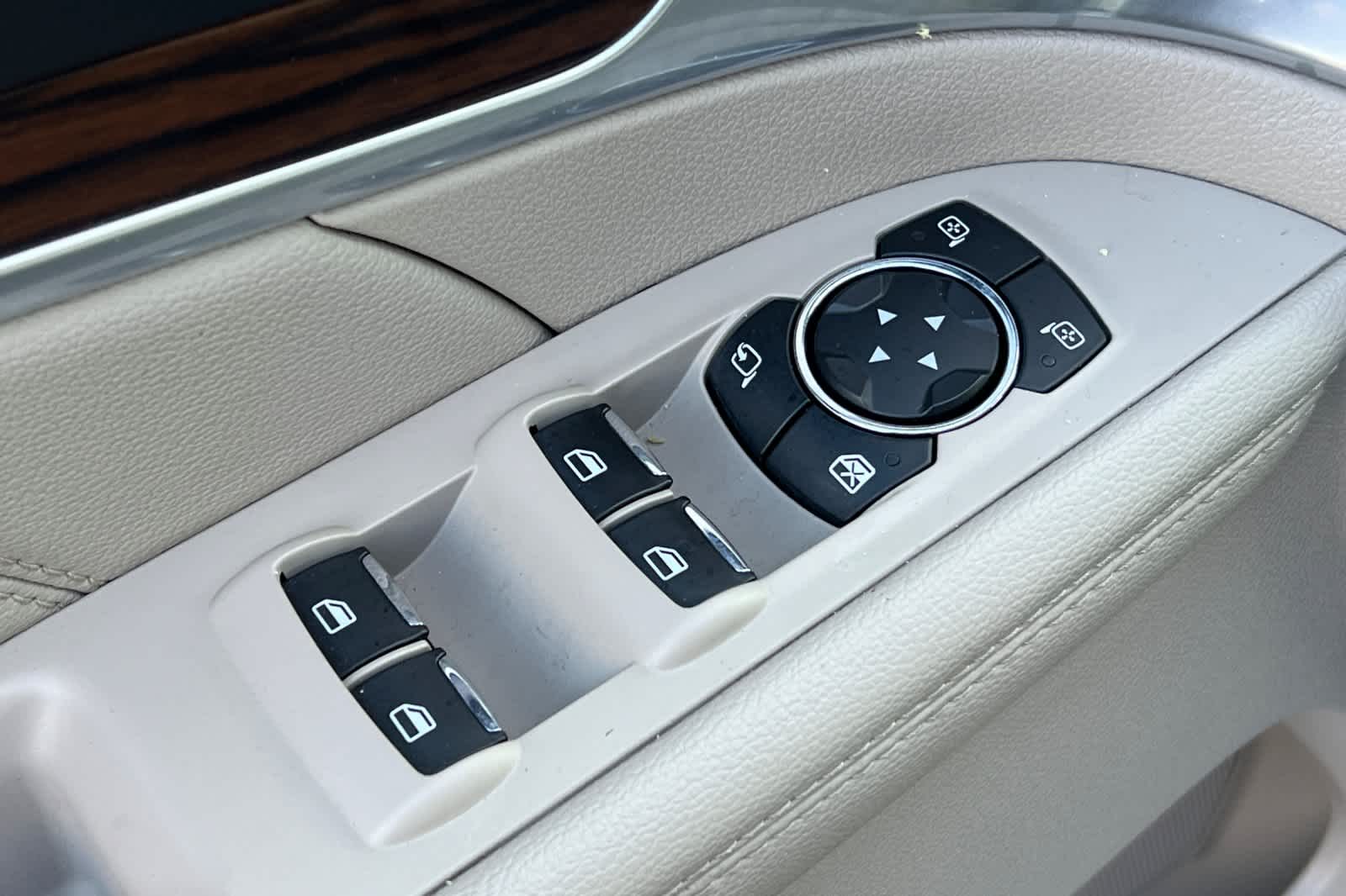 Thumbnail: 2018 Ford Explorer - 13