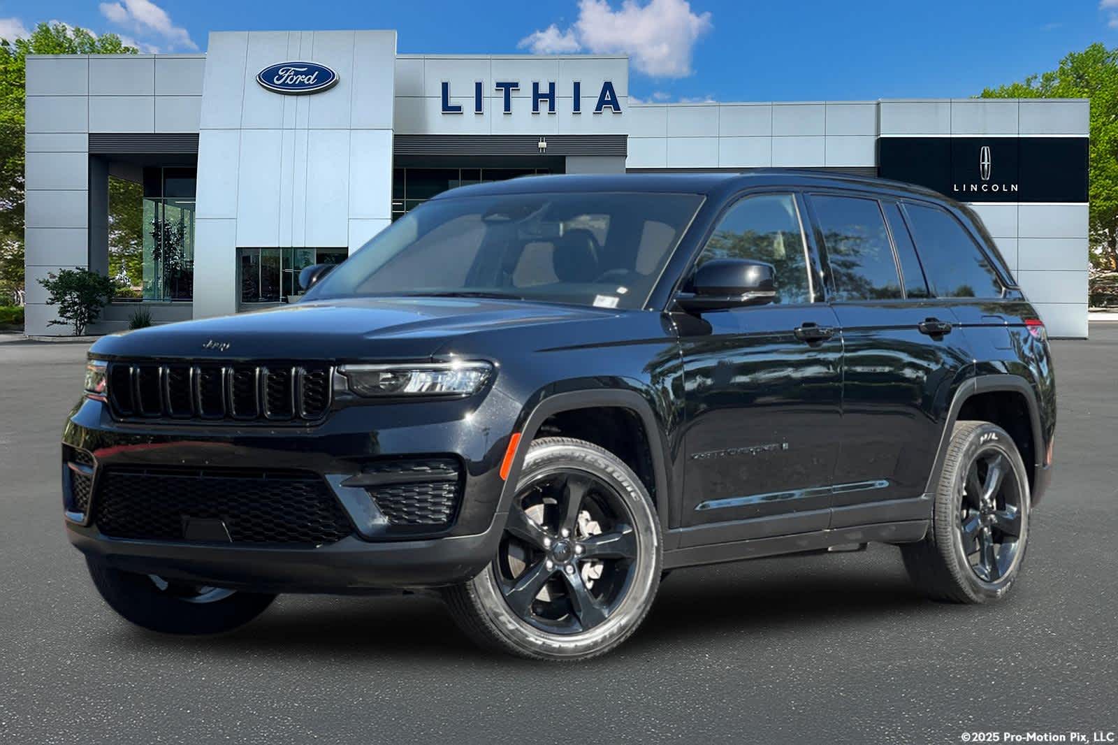 2023 Jeep Grand Cherokee Altitude 4x4's photo