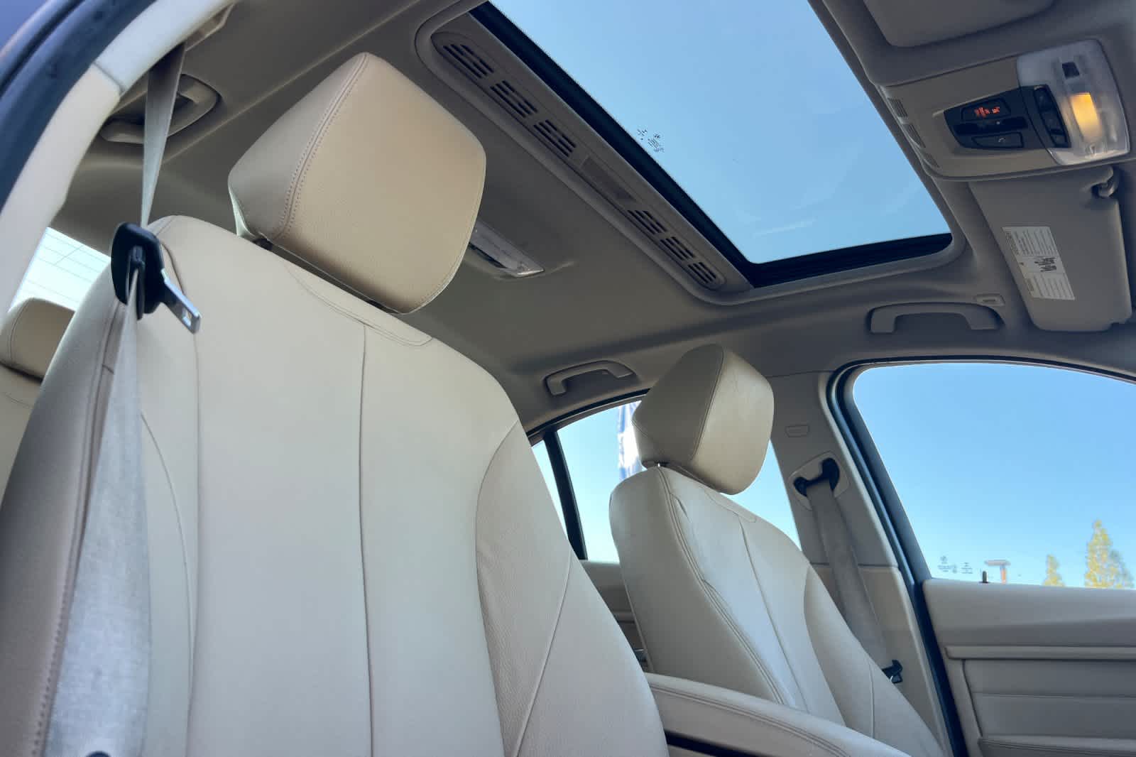 Thumbnail: 2014 BMW 3 Series - 16