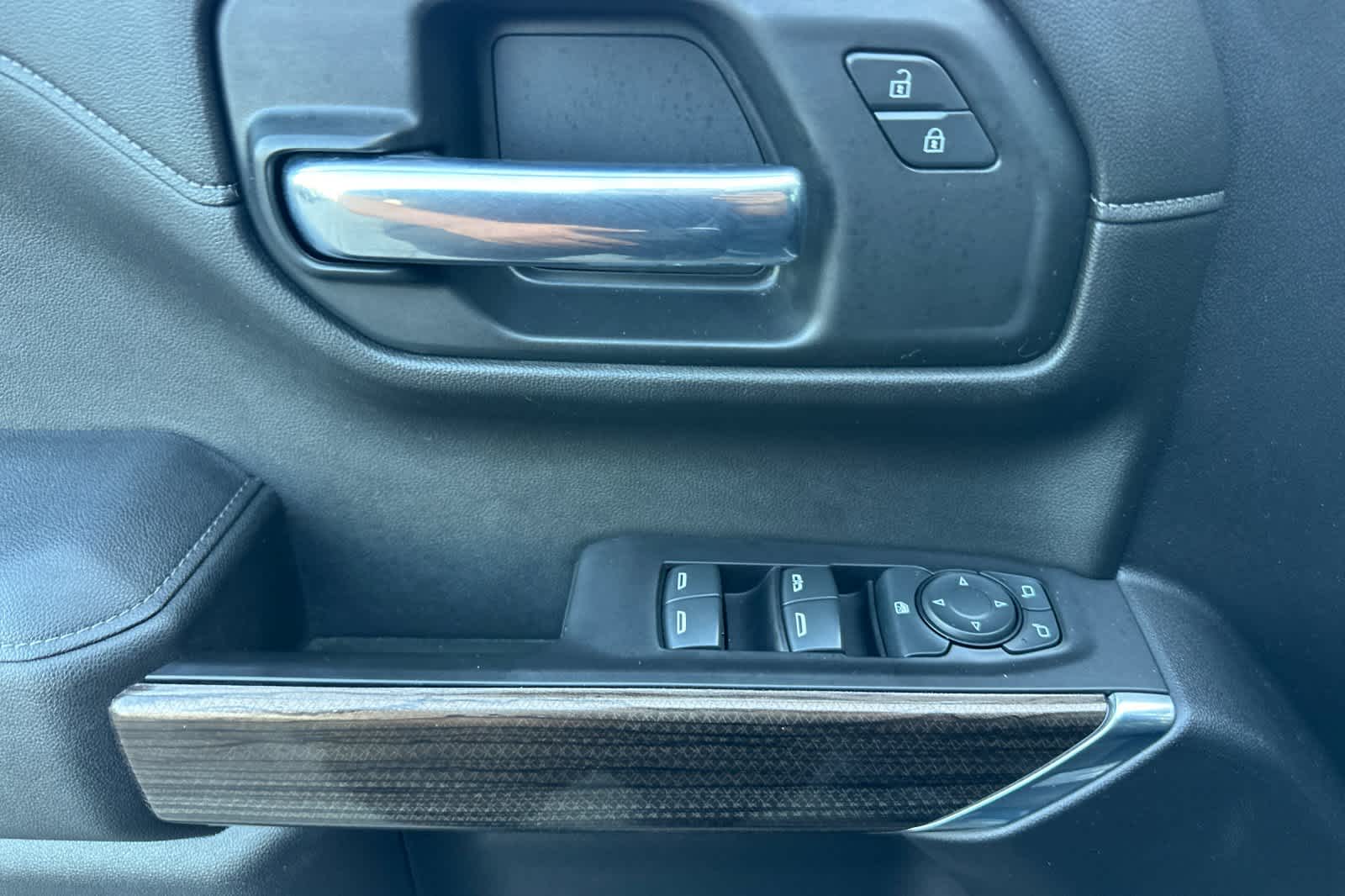 Thumbnail: 2020 Chevrolet Silverado 1500 - 13