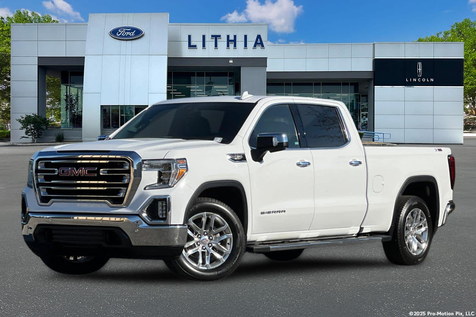 2019 GMC Sierra SLT's photo