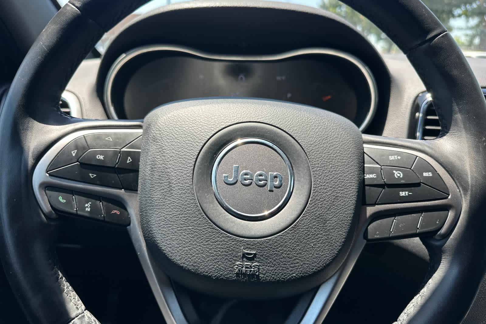 Thumbnail: 2019 Jeep Grand Cherokee - 24