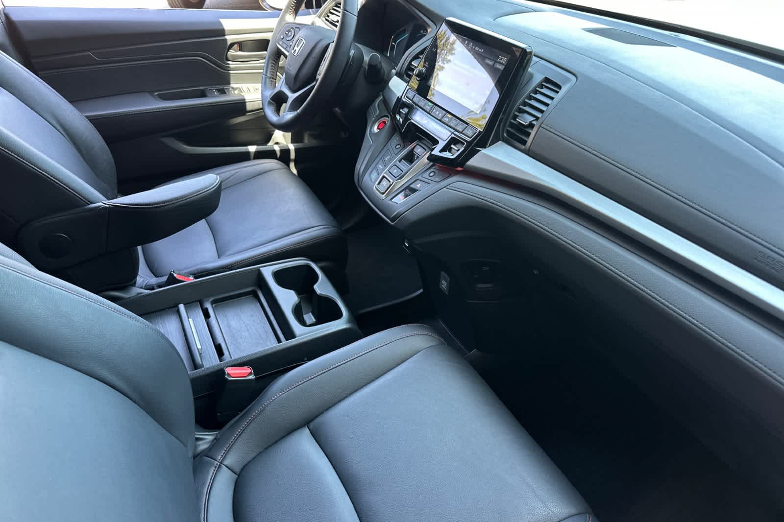 Thumbnail: 2023 Honda Odyssey - 18