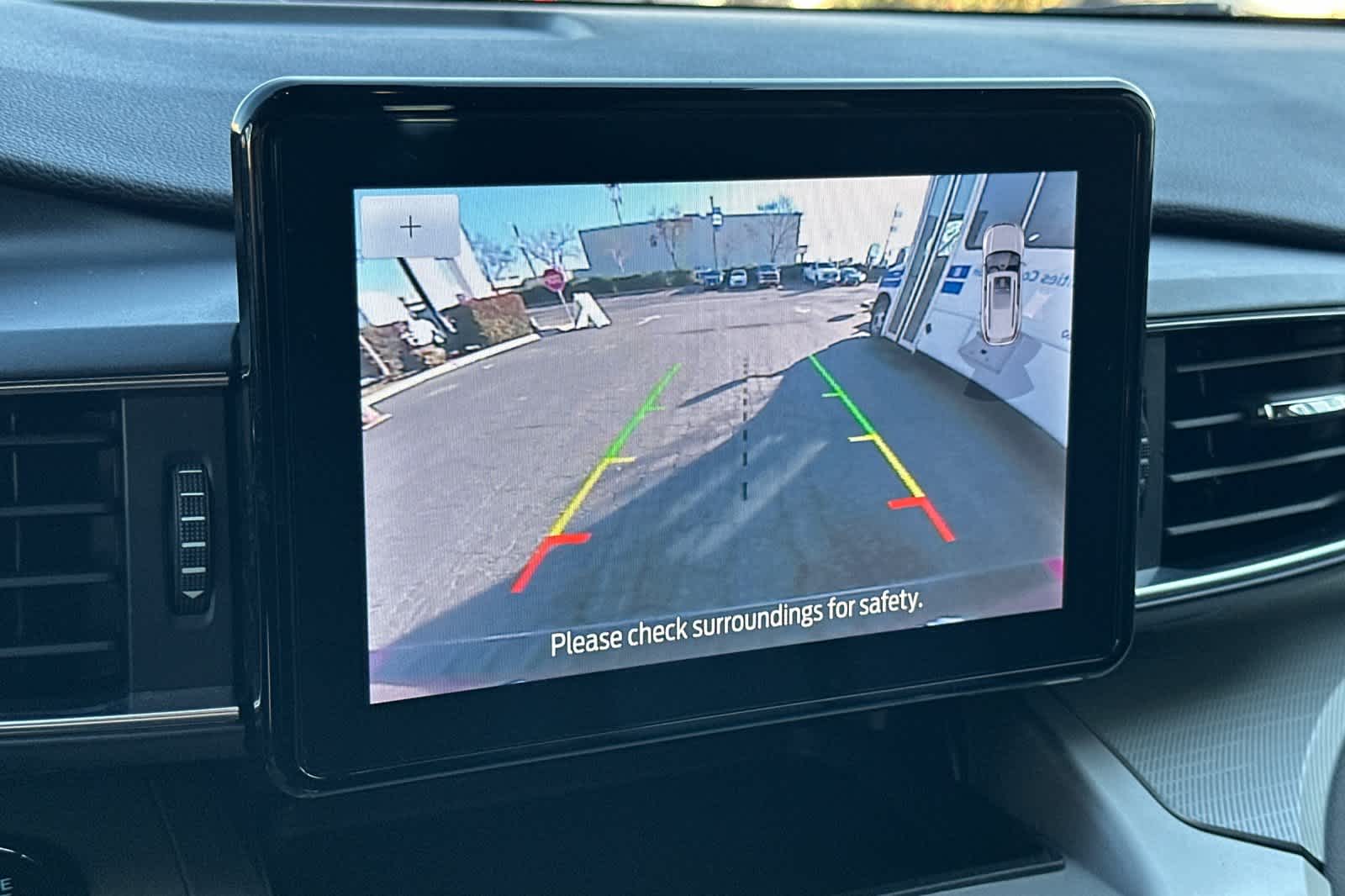 Thumbnail: 2022 Ford Explorer - 22