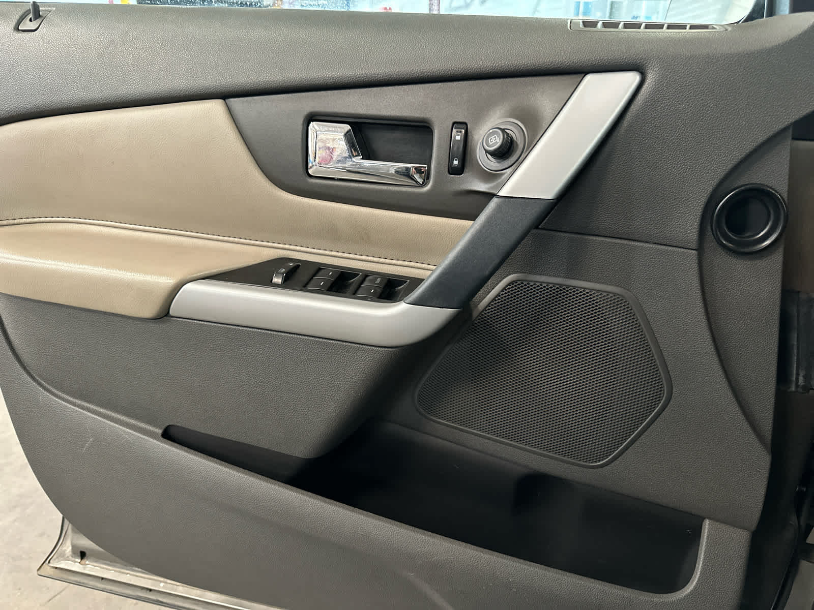 Thumbnail: 2013 Ford Edge - 16