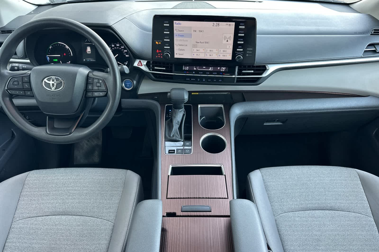 Thumbnail: 2024 Toyota Sienna - 3