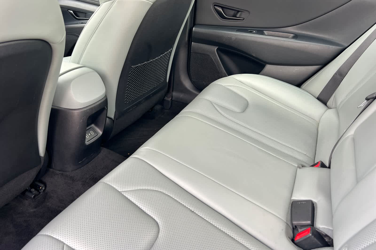 Thumbnail: 2024 Hyundai Elantra - 4