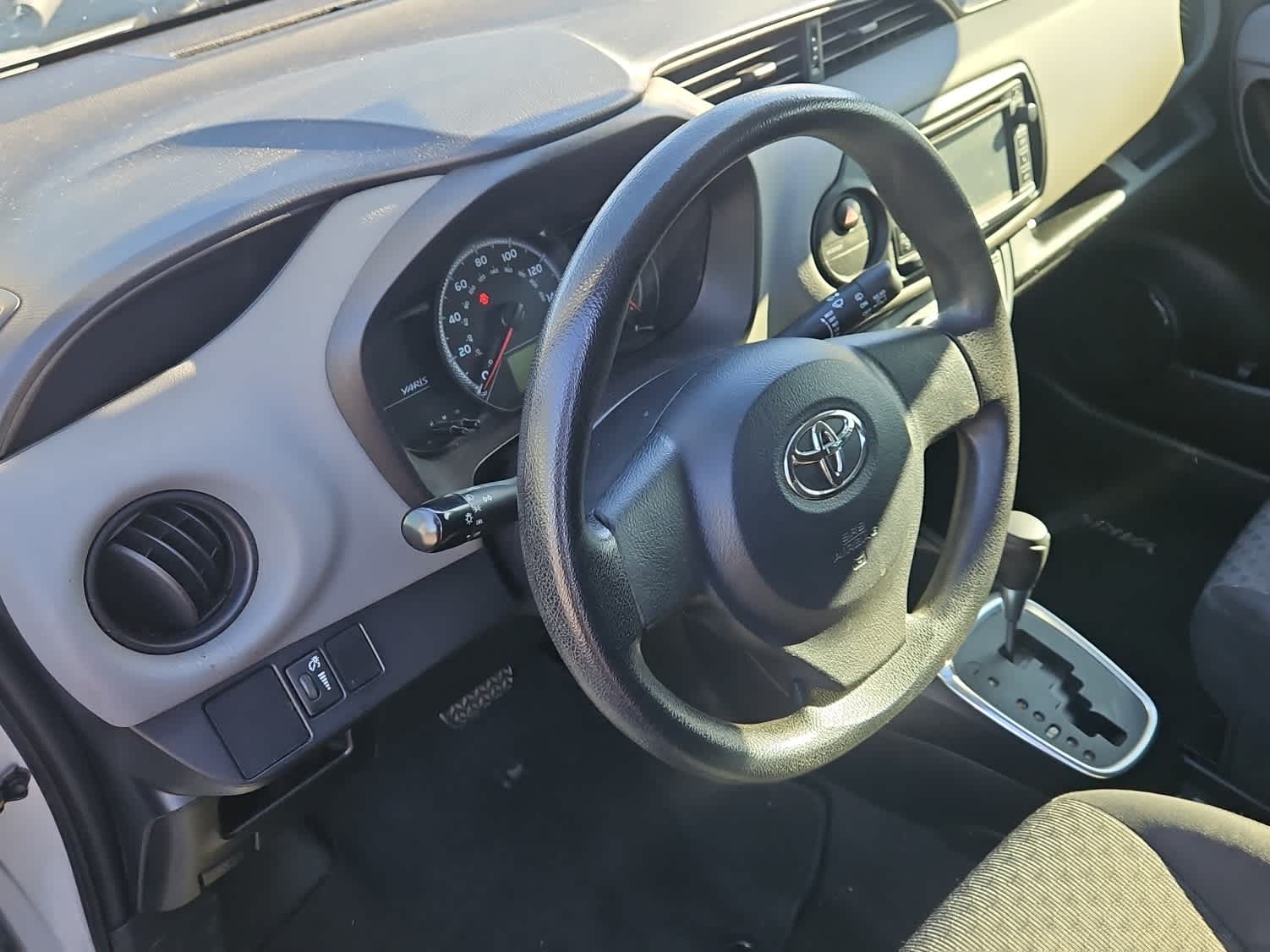 Thumbnail: 2015 Toyota Yaris - 2