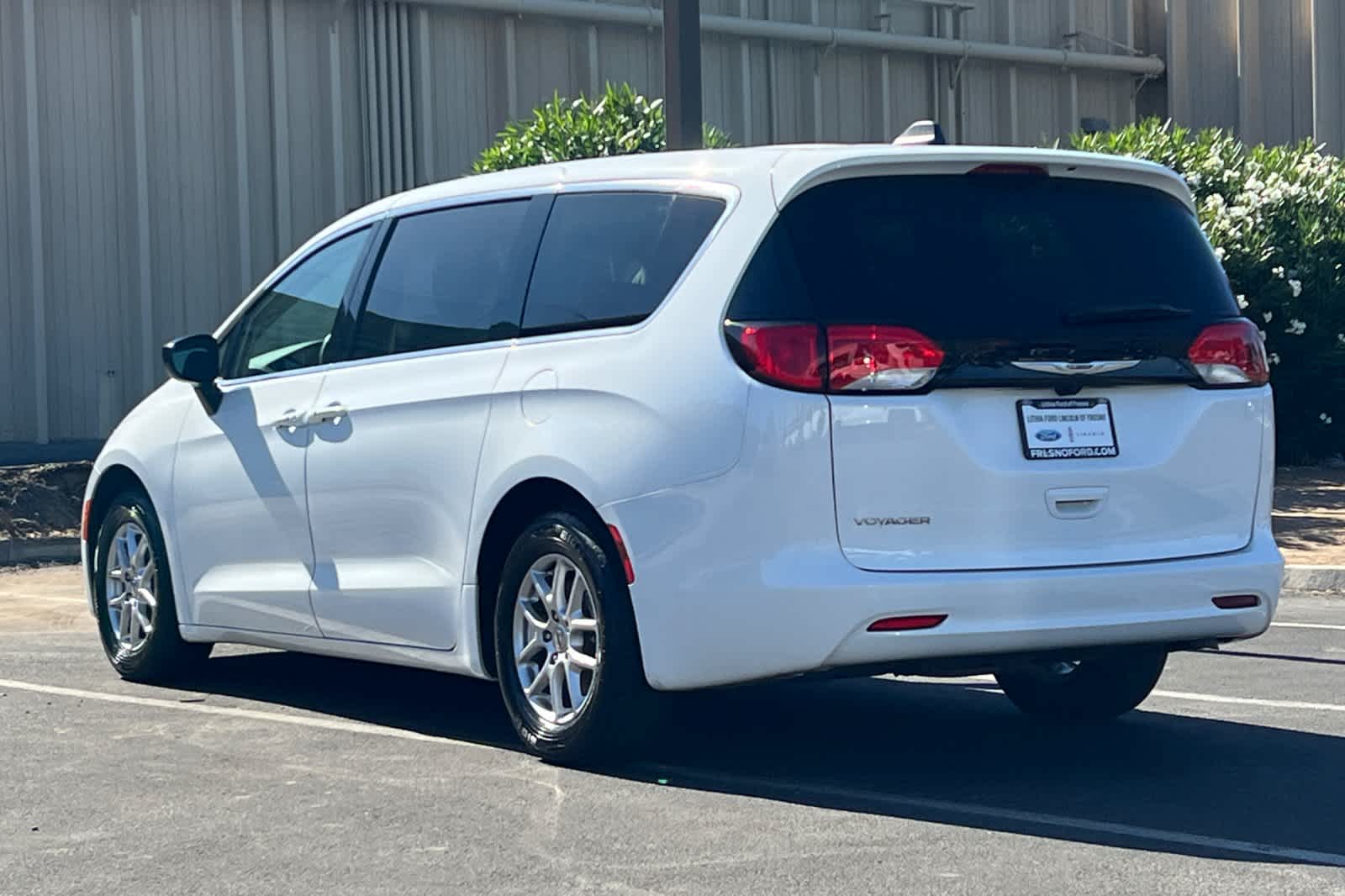 Thumbnail: 2024 Chrysler Voyager - 6