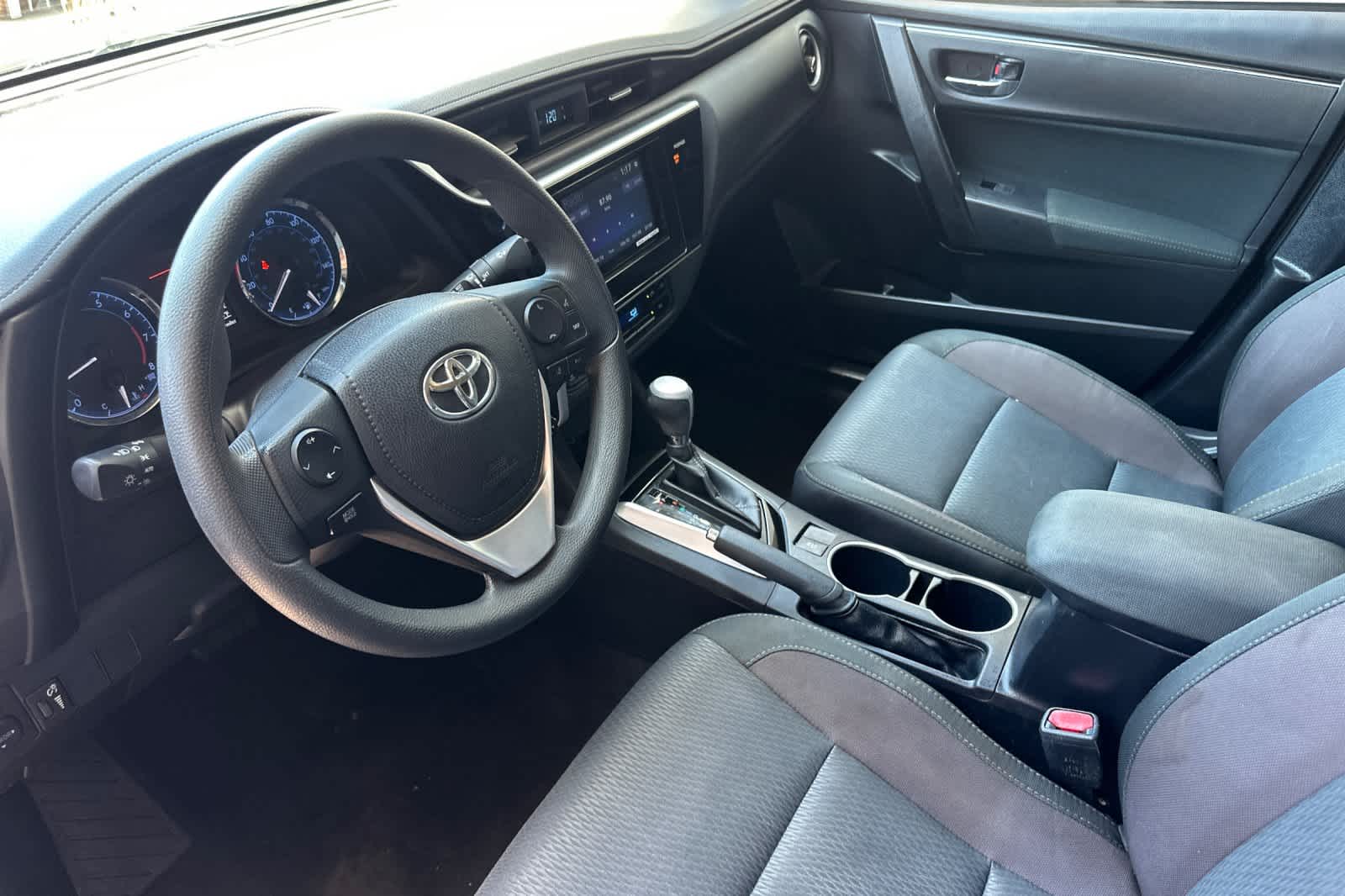 Thumbnail: 2017 Toyota Corolla - 11
