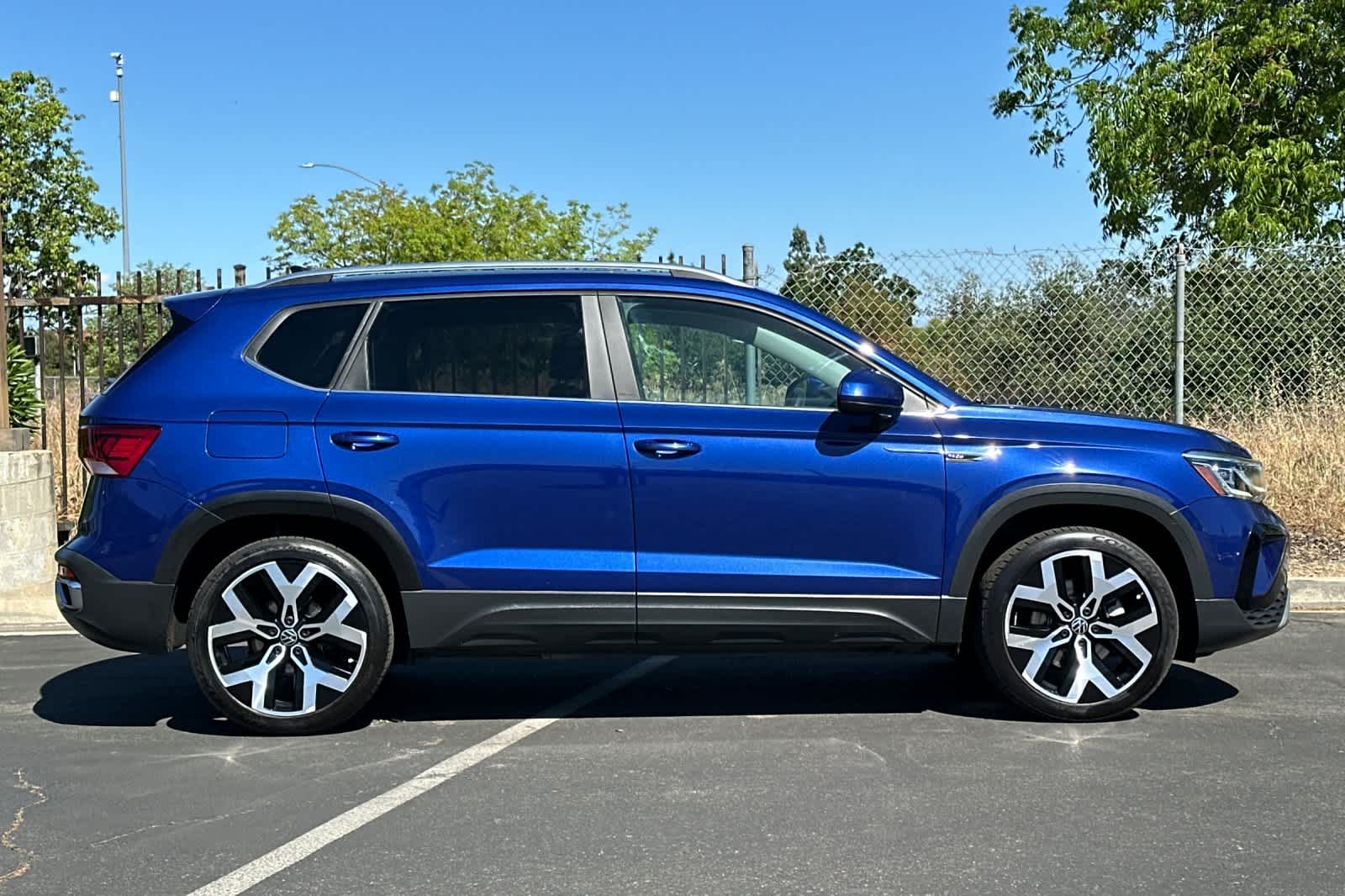 Thumbnail: 2022 Volkswagen Taos - 9