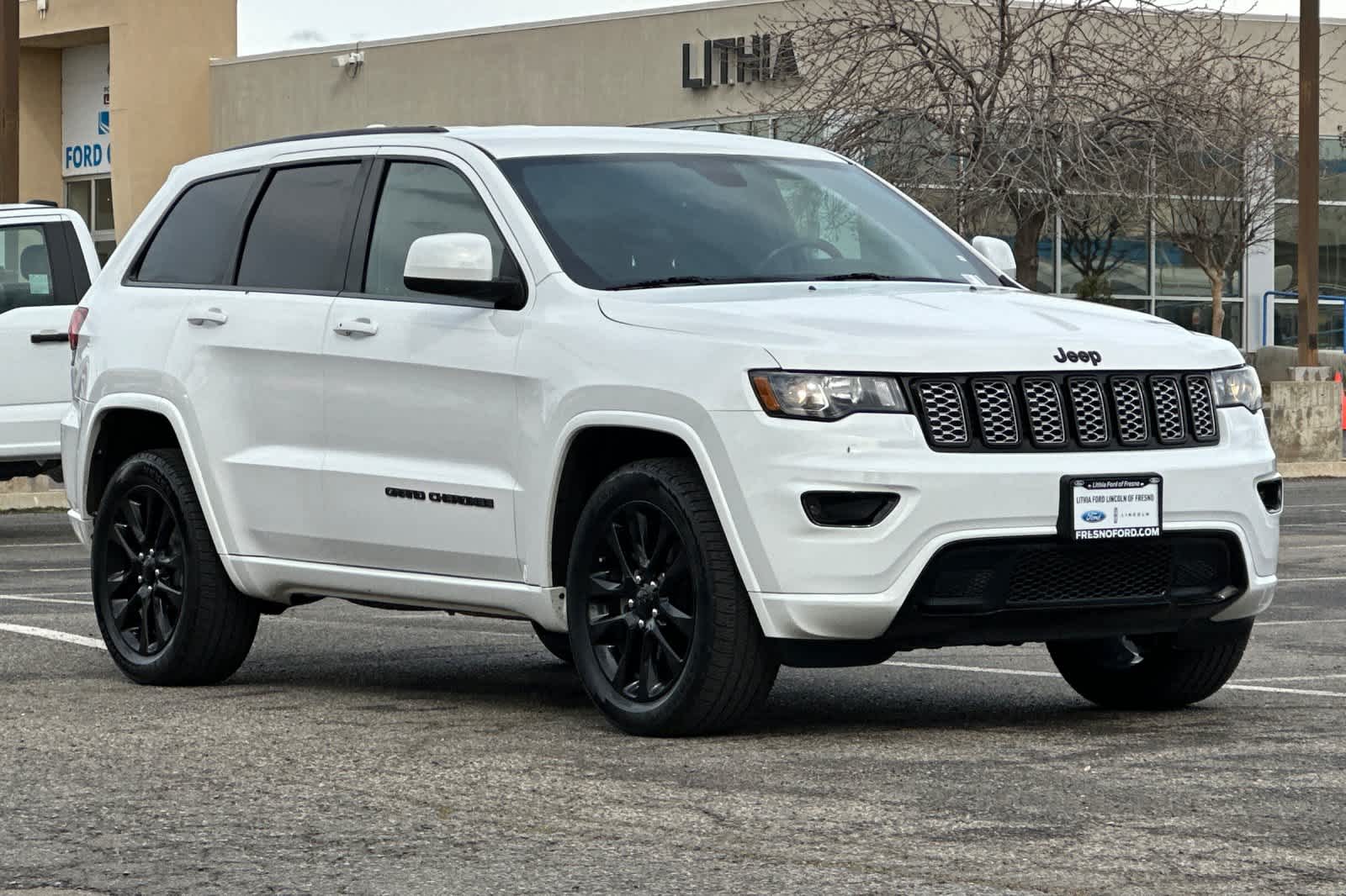 Thumbnail: 2018 Jeep Grand Cherokee - 9