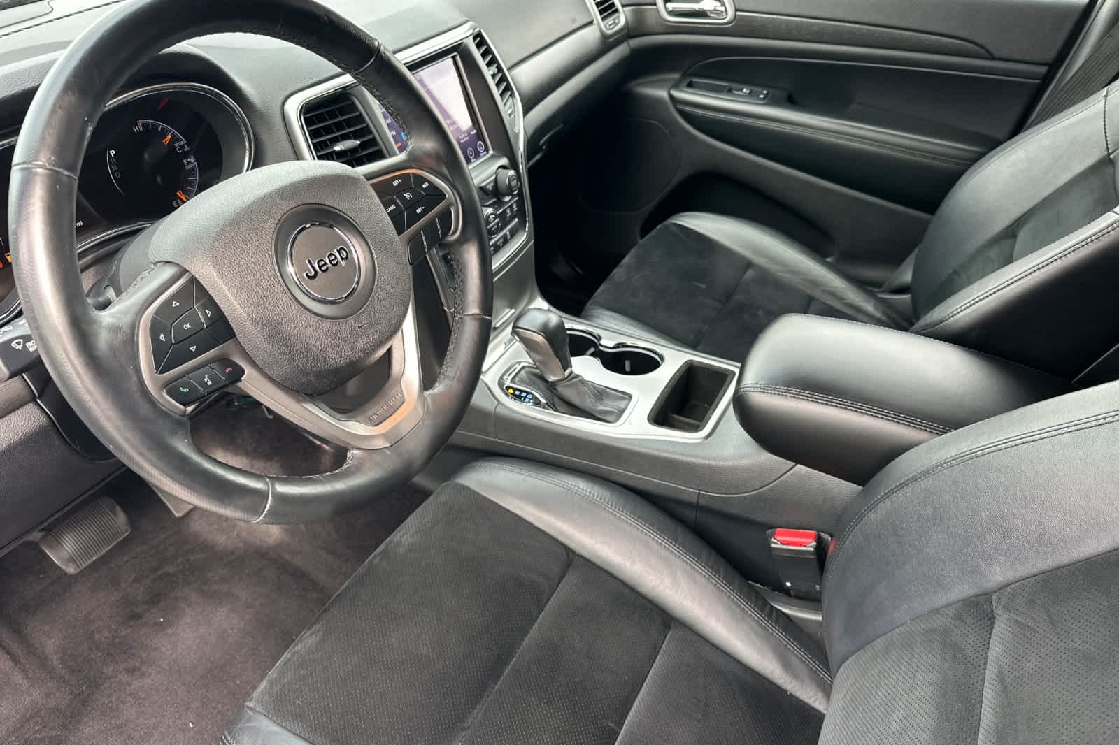 Thumbnail: 2018 Jeep Grand Cherokee - 11