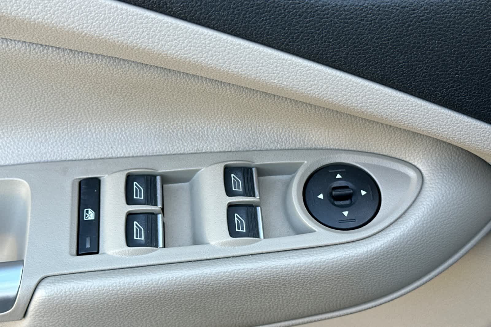 Thumbnail: 2017 Ford C-Max - 13