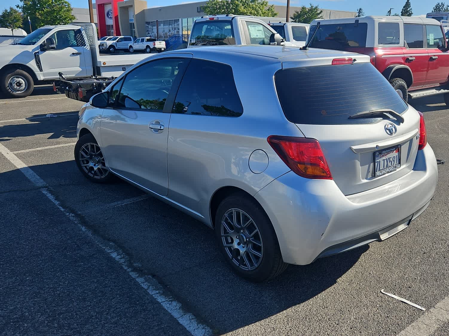 Thumbnail: 2015 Toyota Yaris - 6