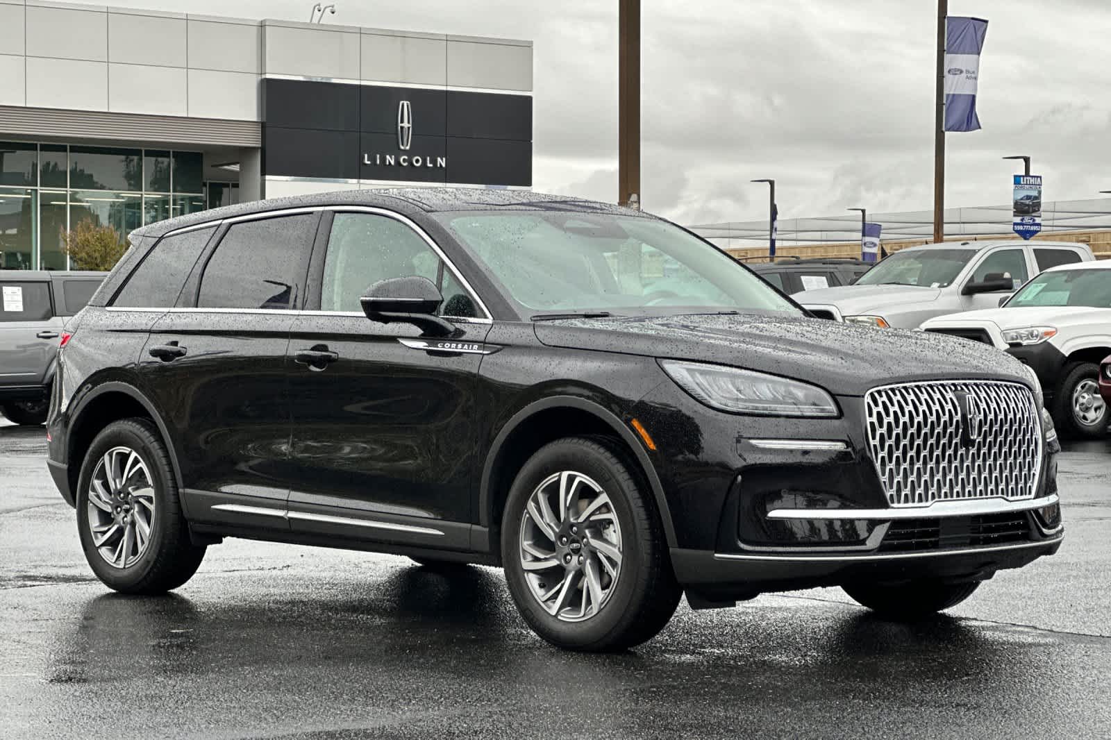 Thumbnail: 2025 Lincoln Corsair - 10