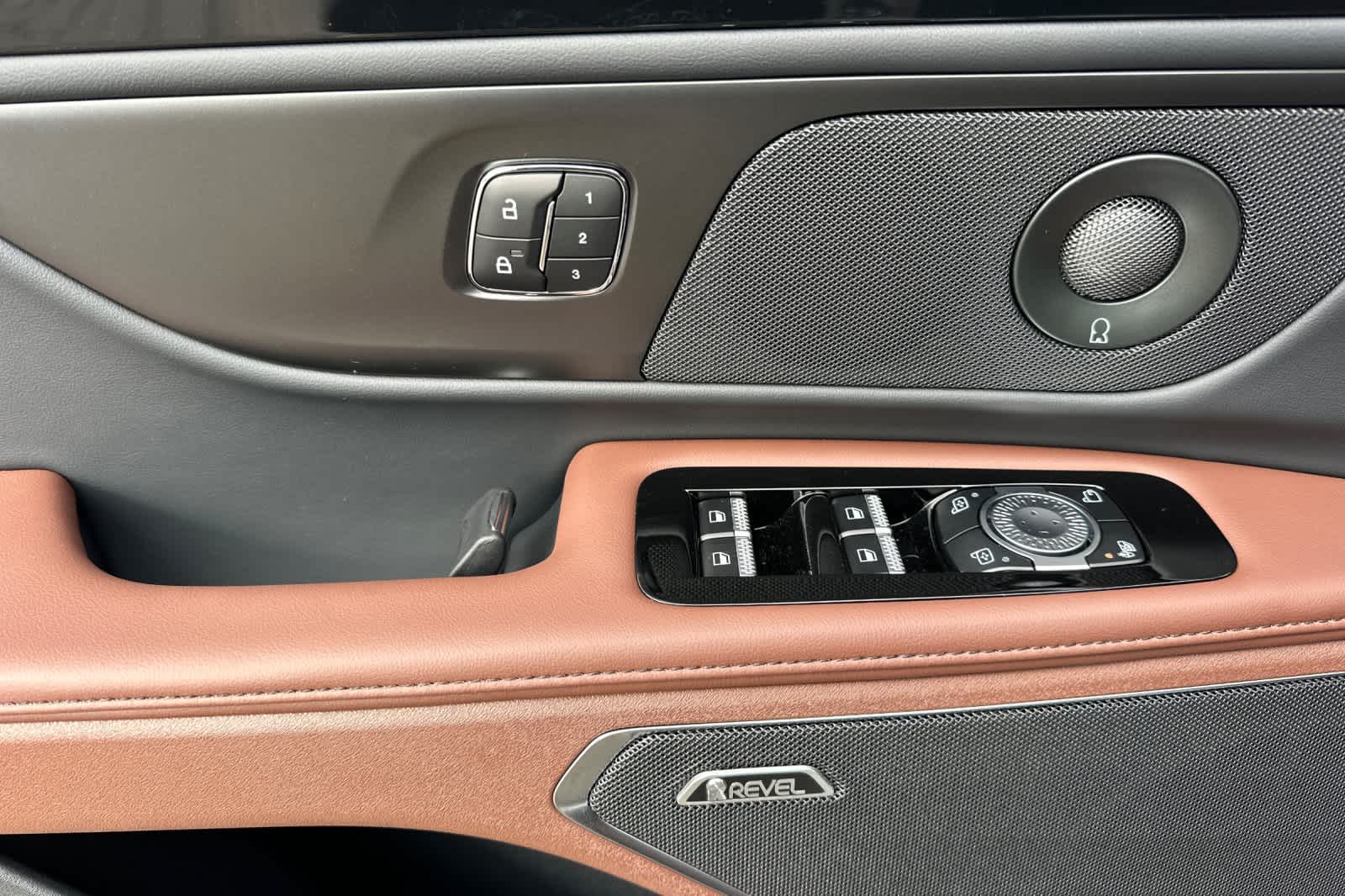 Thumbnail: 2026 Lincoln Nautilus - 13