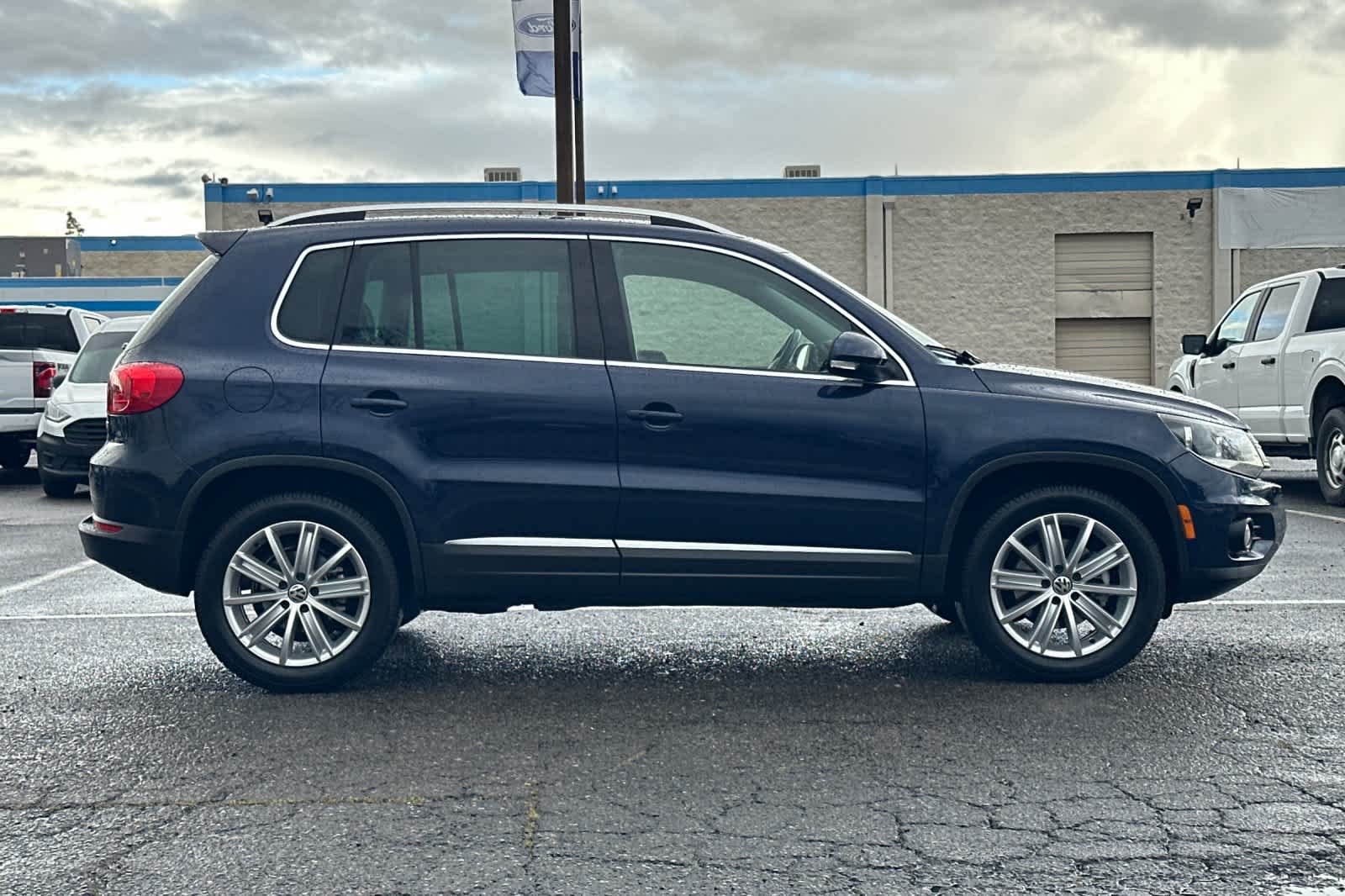 Thumbnail: 2014 Volkswagen Tiguan - 8