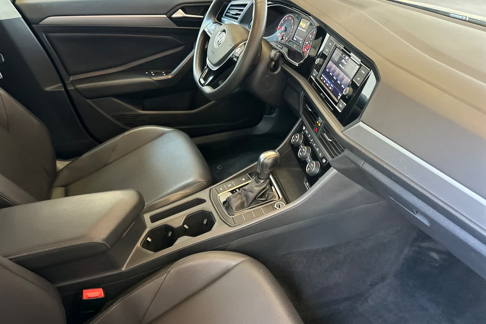 2020 Volkswagen Jetta SE 16