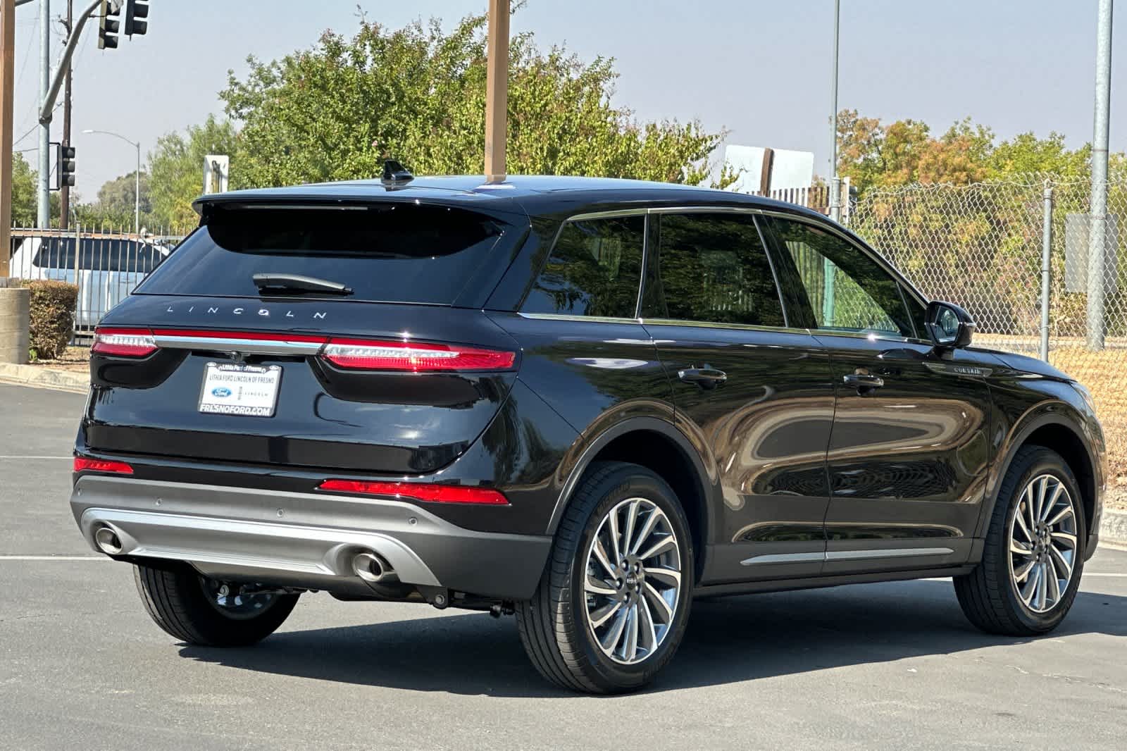 Thumbnail: 2025 Lincoln Corsair - 2