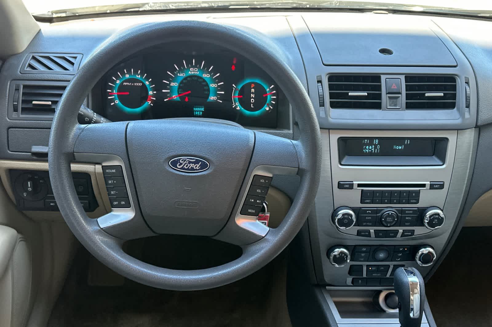 Thumbnail: 2010 Ford Fusion - 14
